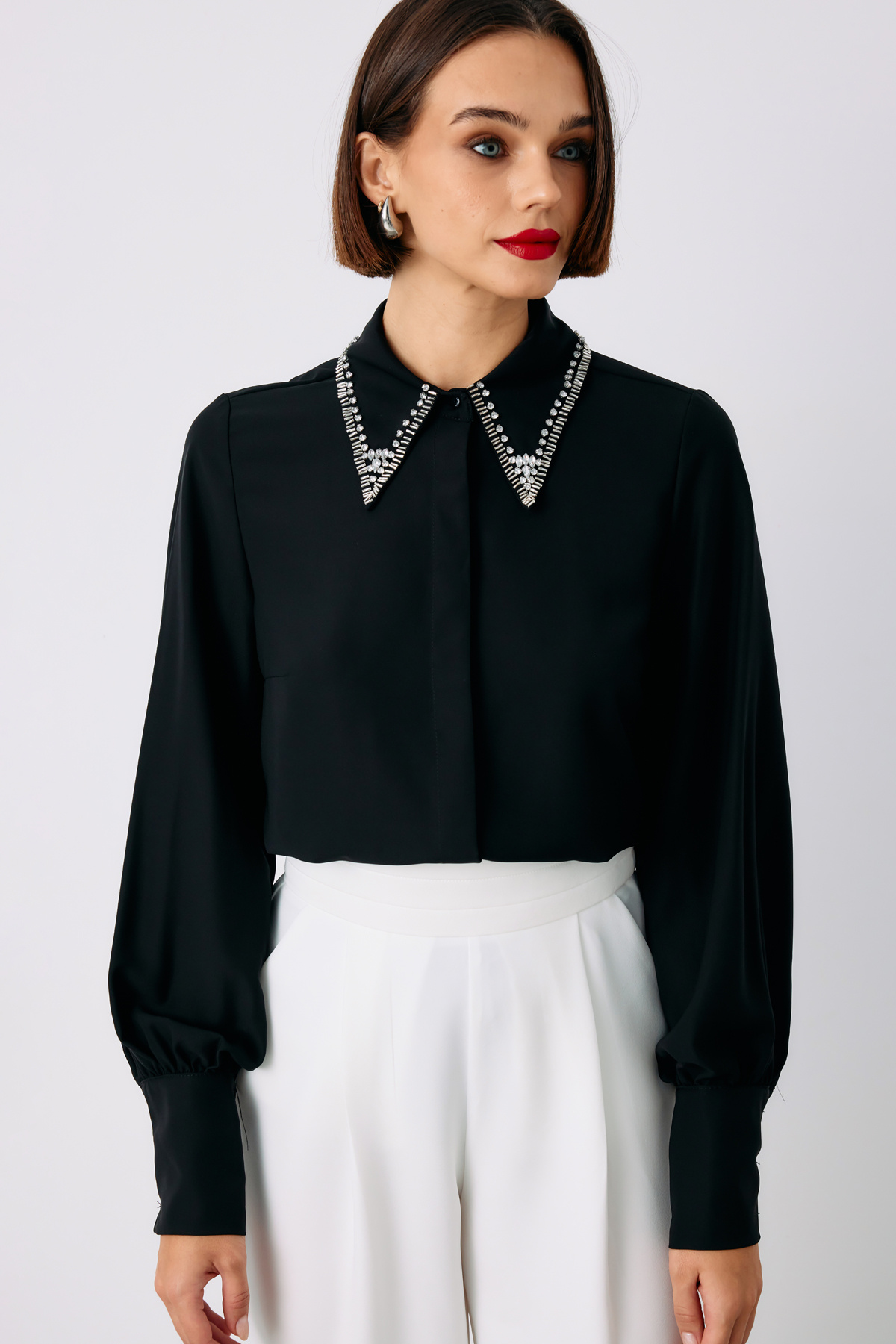 Yaka İşlemeli Gömlek - SİYAH