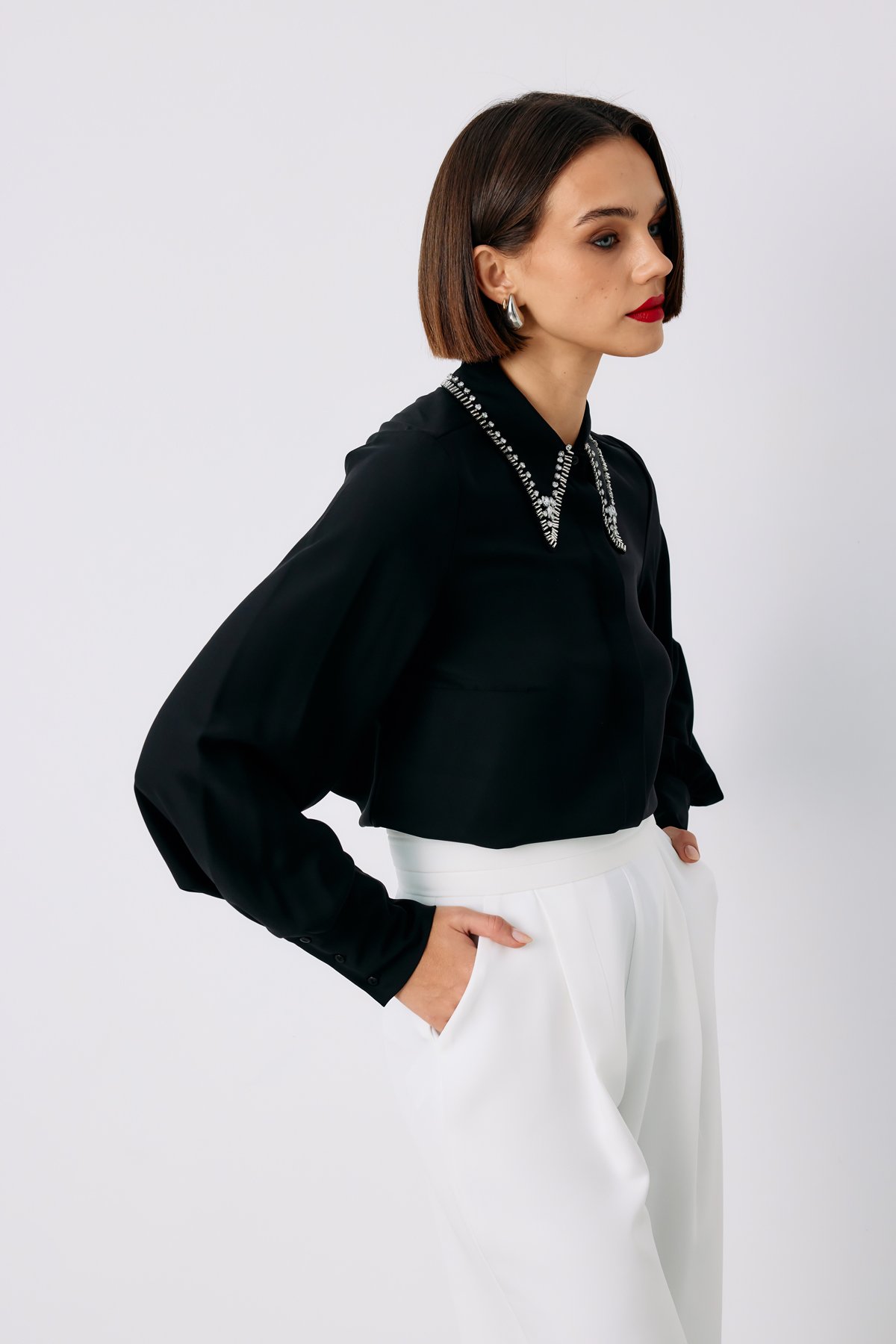 Yaka İşlemeli Gömlek - SİYAH