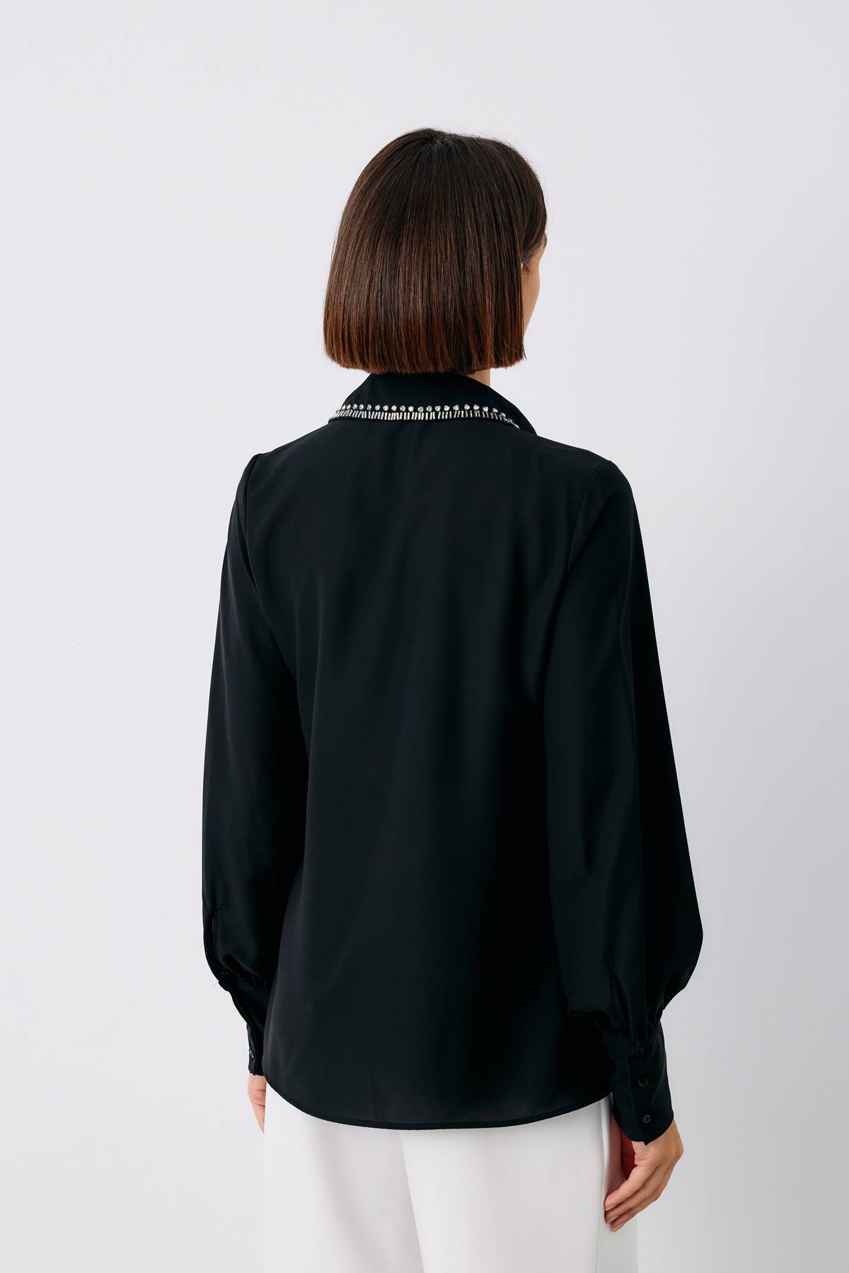 Yaka İşlemeli Gömlek - SİYAH