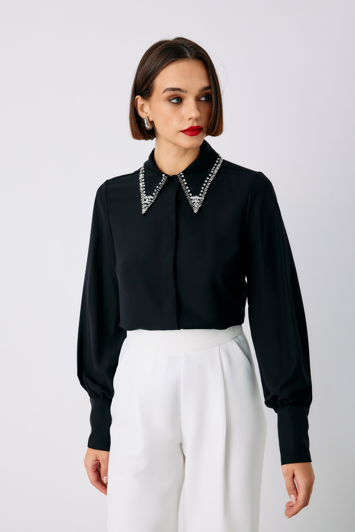 Yaka İşlemeli Gömlek - SİYAH