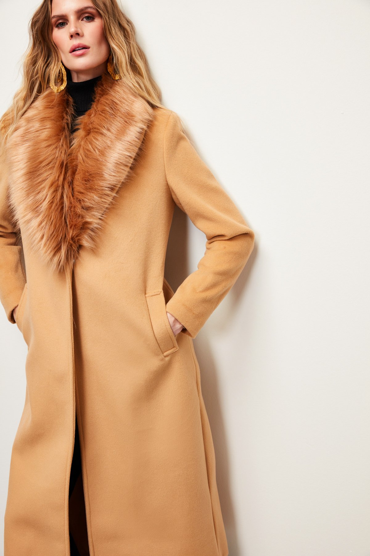 Yaka Kürklü Uzun Kaban - CAMEL
