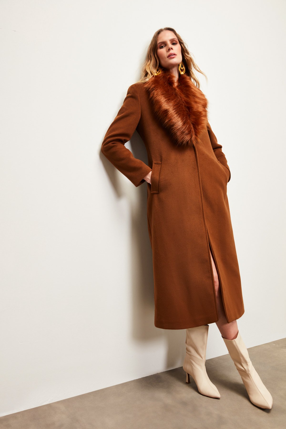 Yaka Kürklü Uzun Kaban - KAHVE