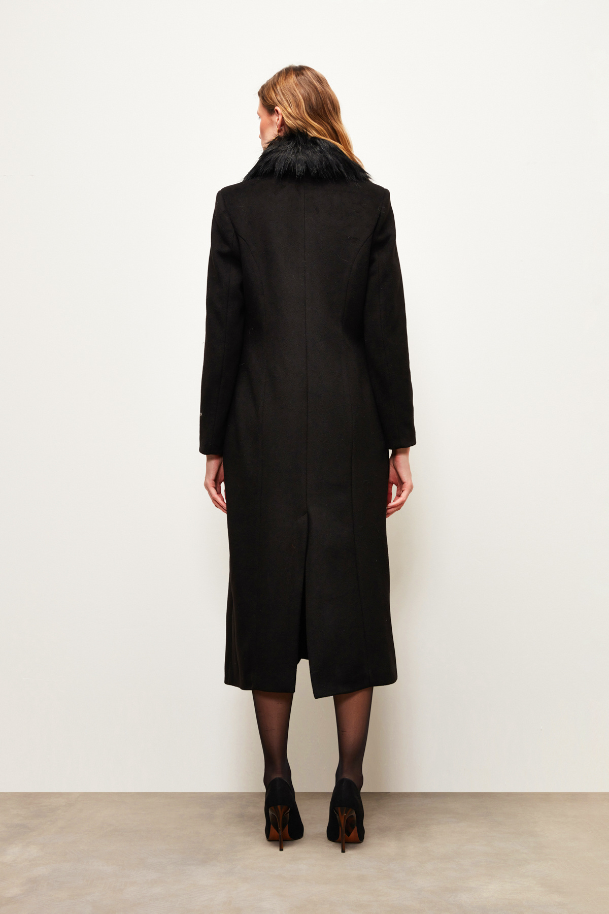 Yaka Kürklü Uzun Kaban - SİYAH