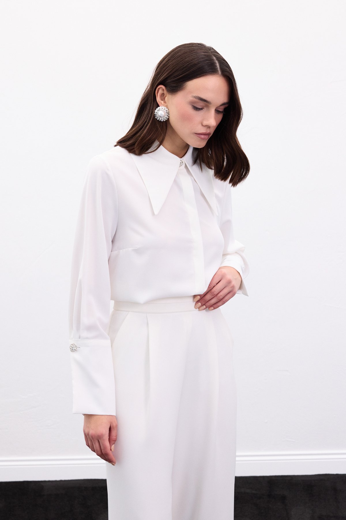 Yaka Ve Manşet Aksesuarlı Gömlek - Ekru