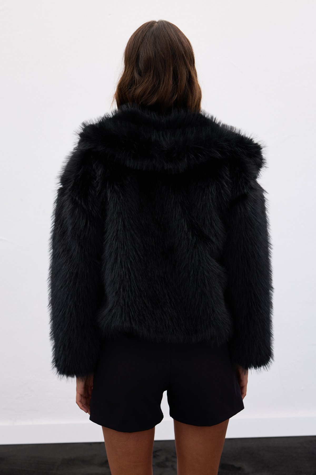 Yakalı Kürk - Siyah