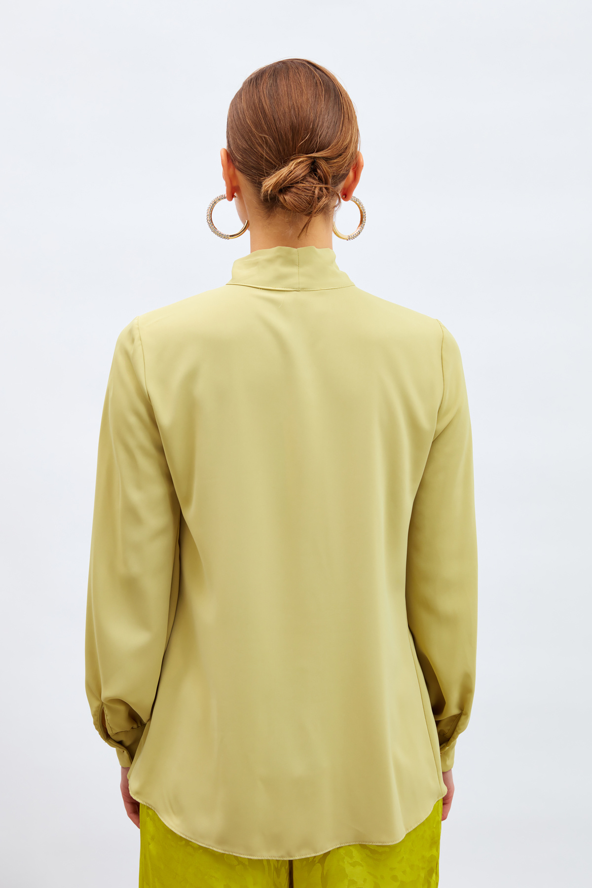 Yakası Bağlamalı Düz Gömlek - YAĞ YEŞİLİ