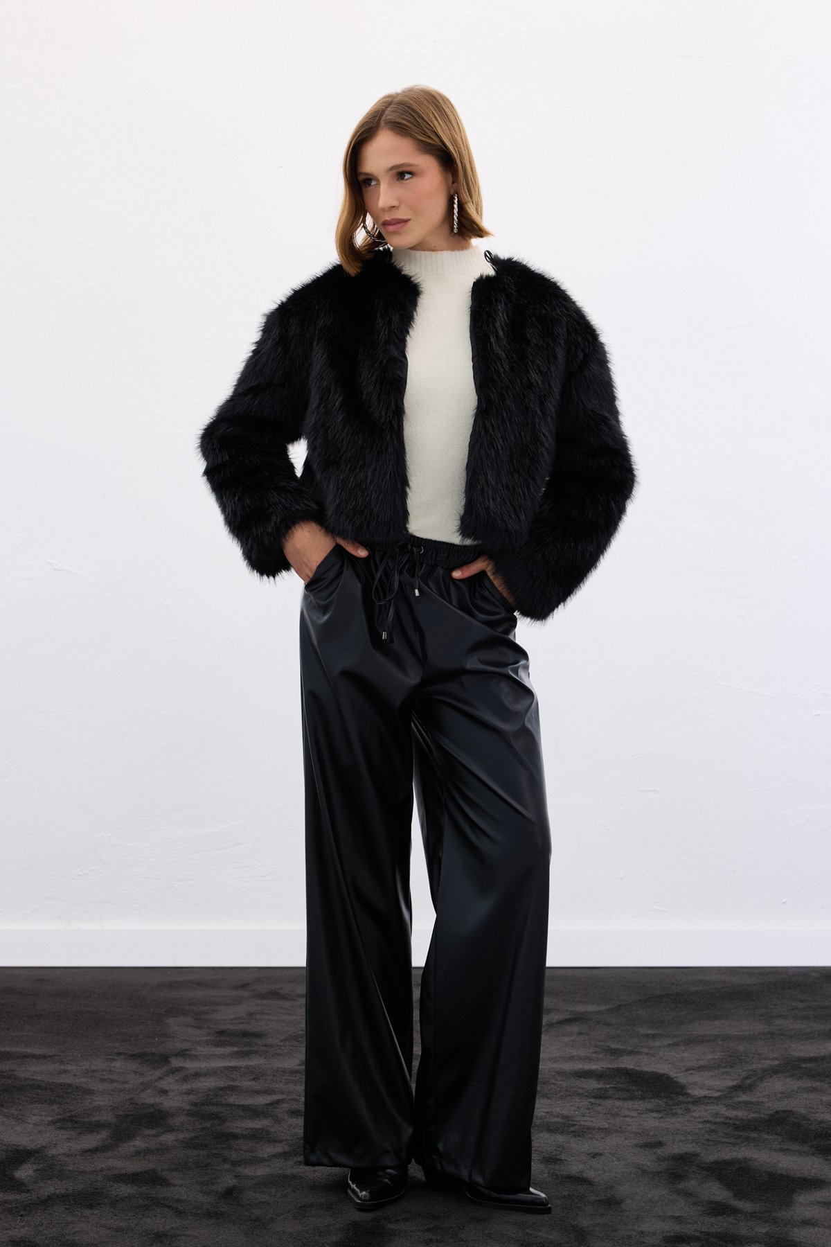 Yakasız Kürk - Siyah