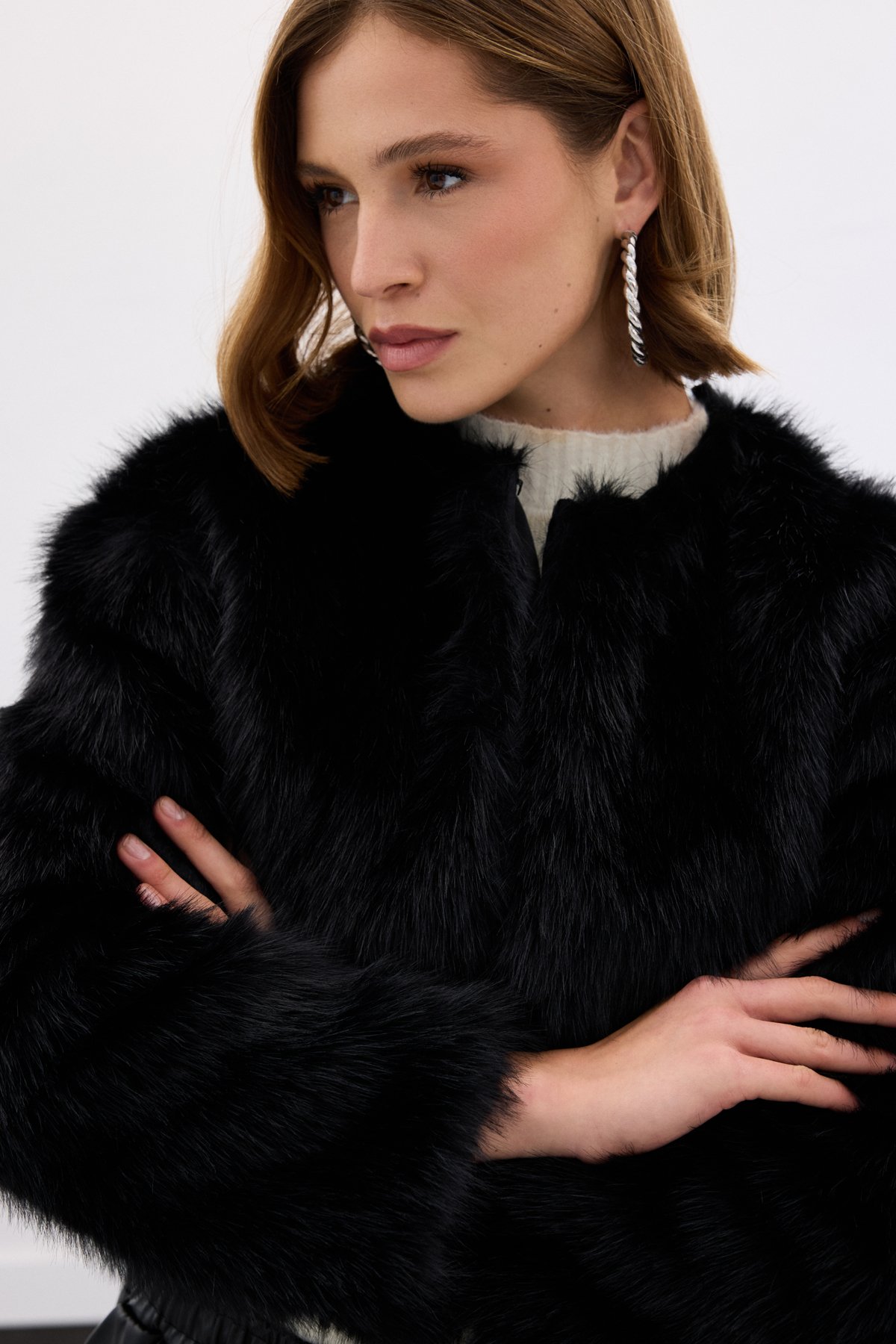 Yakasız Kürk - Siyah