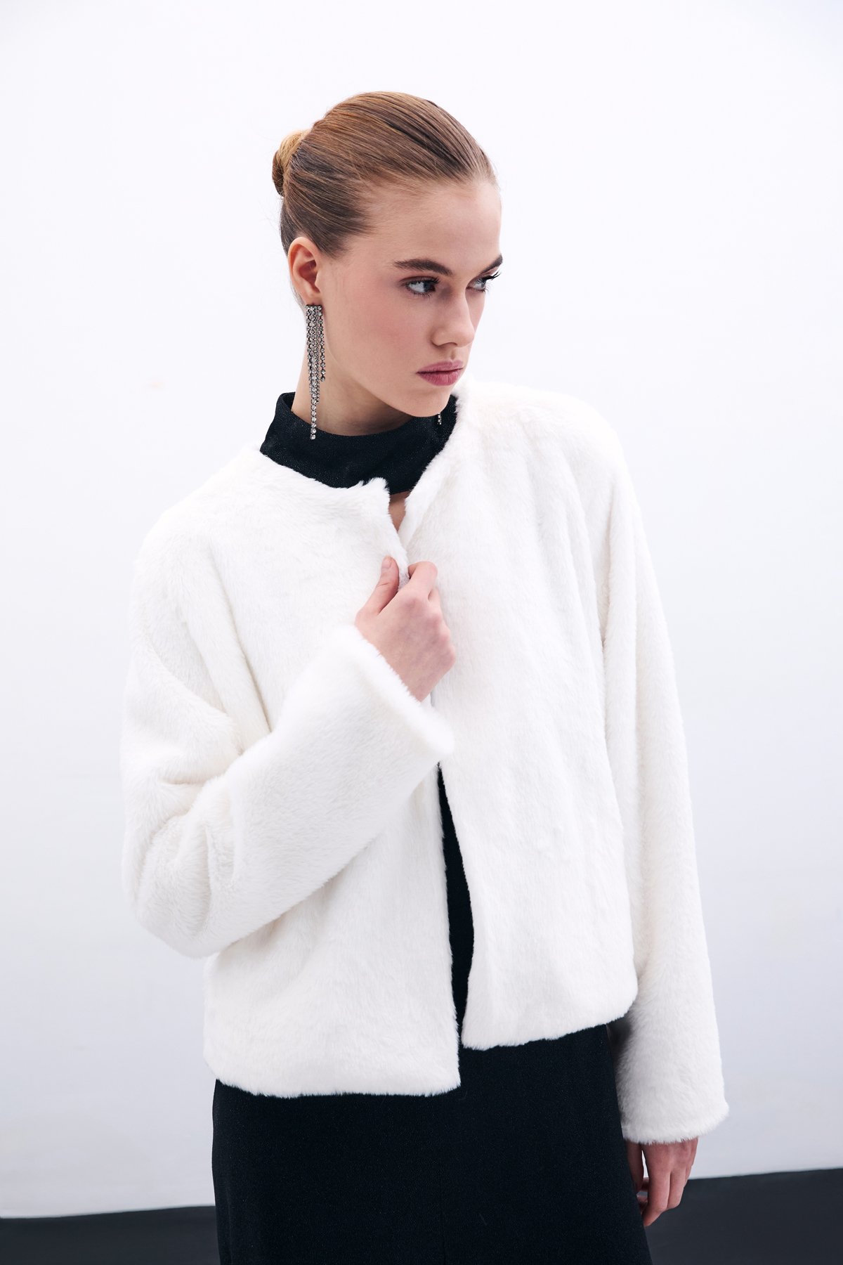 Yakasız Peluş Ceket - Ekru