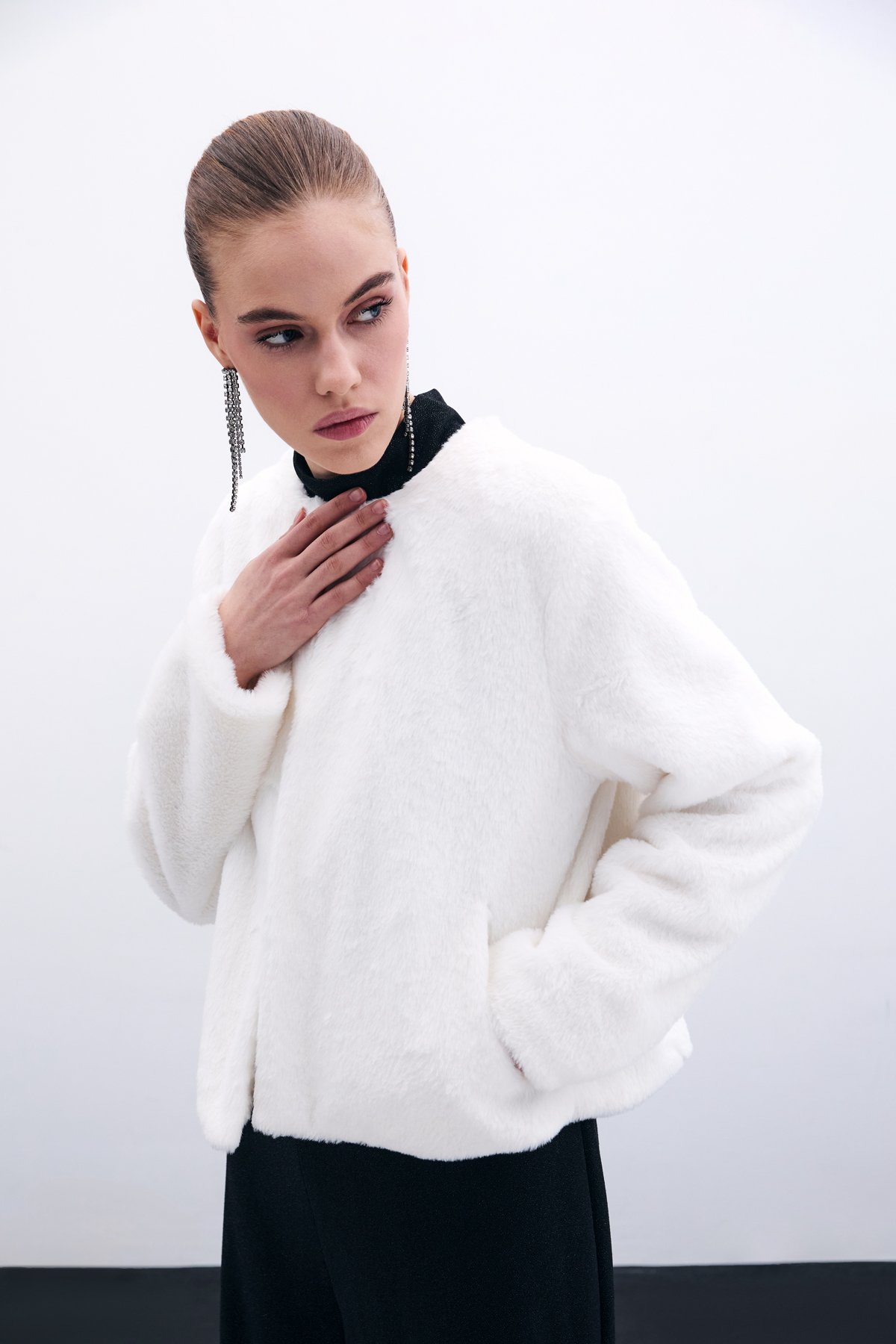 Yakasız Peluş Ceket - Ekru