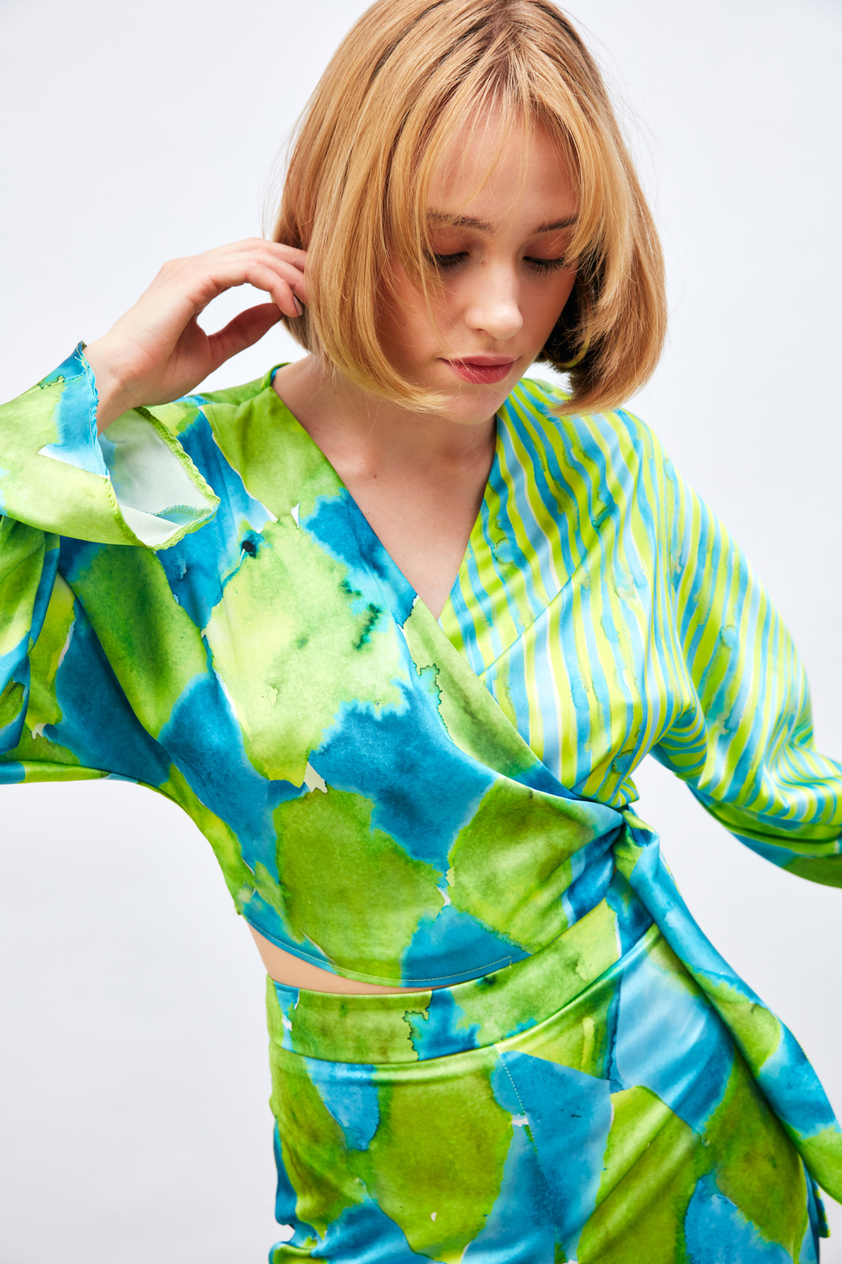 Yan Bağlamalı Desenli Bluz - MAVİ