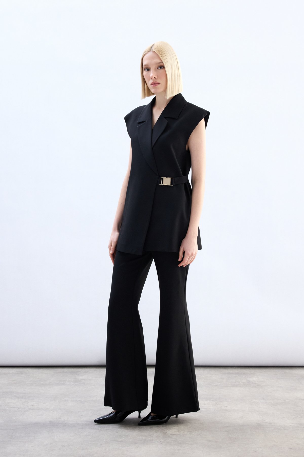 Yan Kemerli Uzun Yelek - Siyah