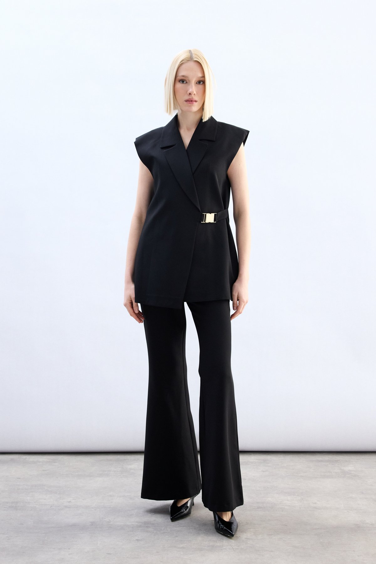 Yan Kemerli Uzun Yelek - Siyah