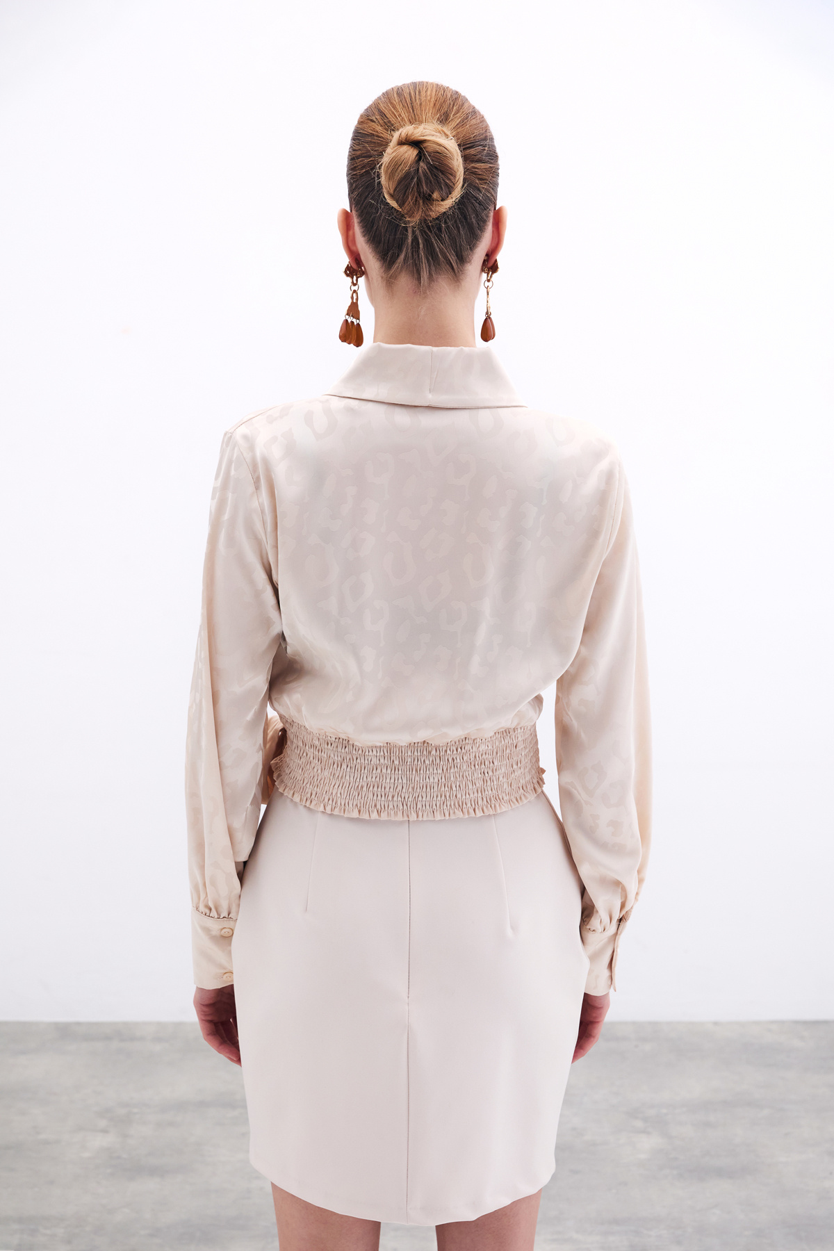 Yan Kuşaklı Saten Bluz - Bej