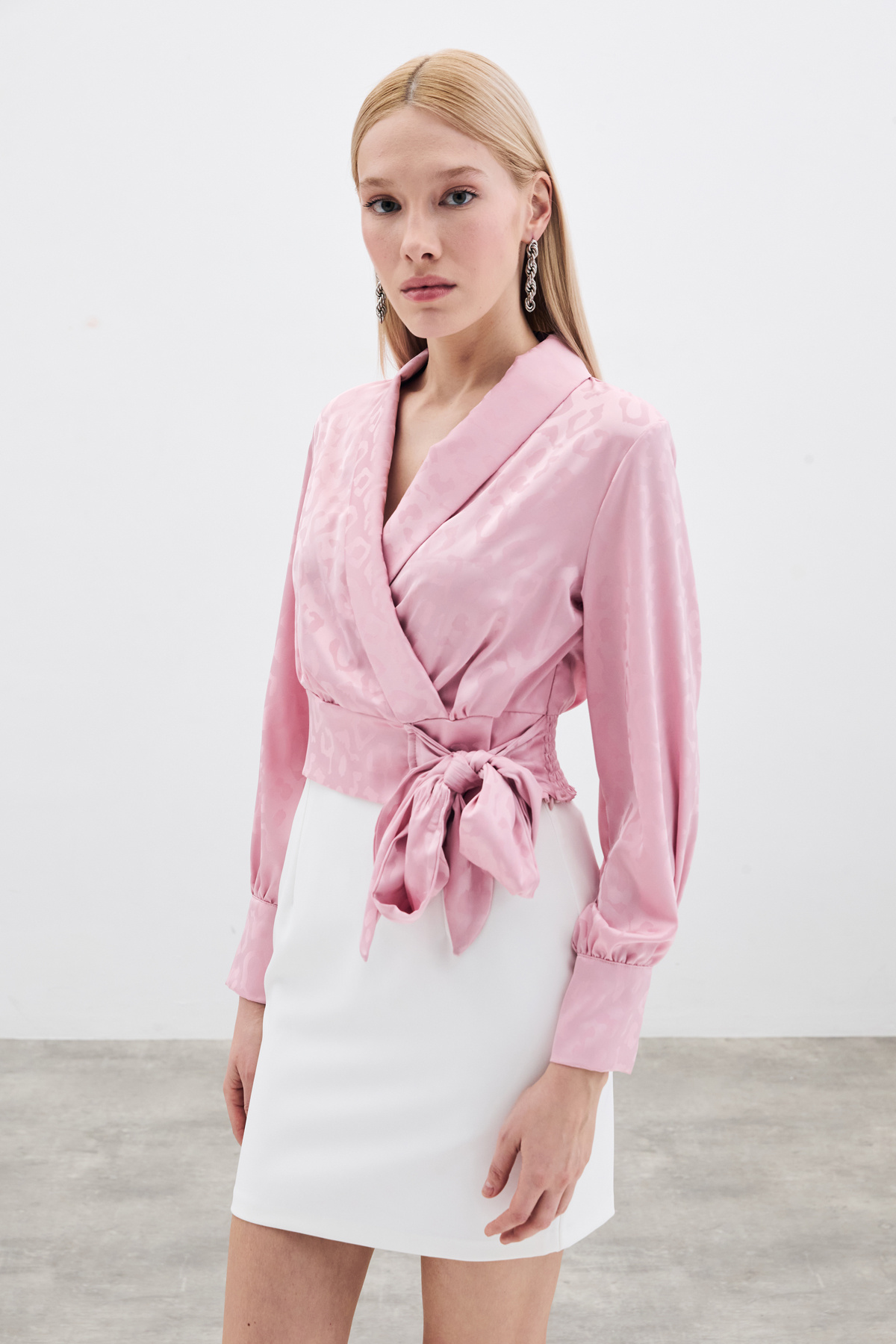 Yan Kuşaklı Saten Bluz - Pembe