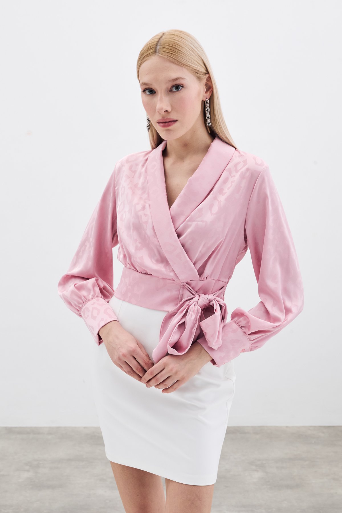 Yan Kuşaklı Saten Bluz - Pembe