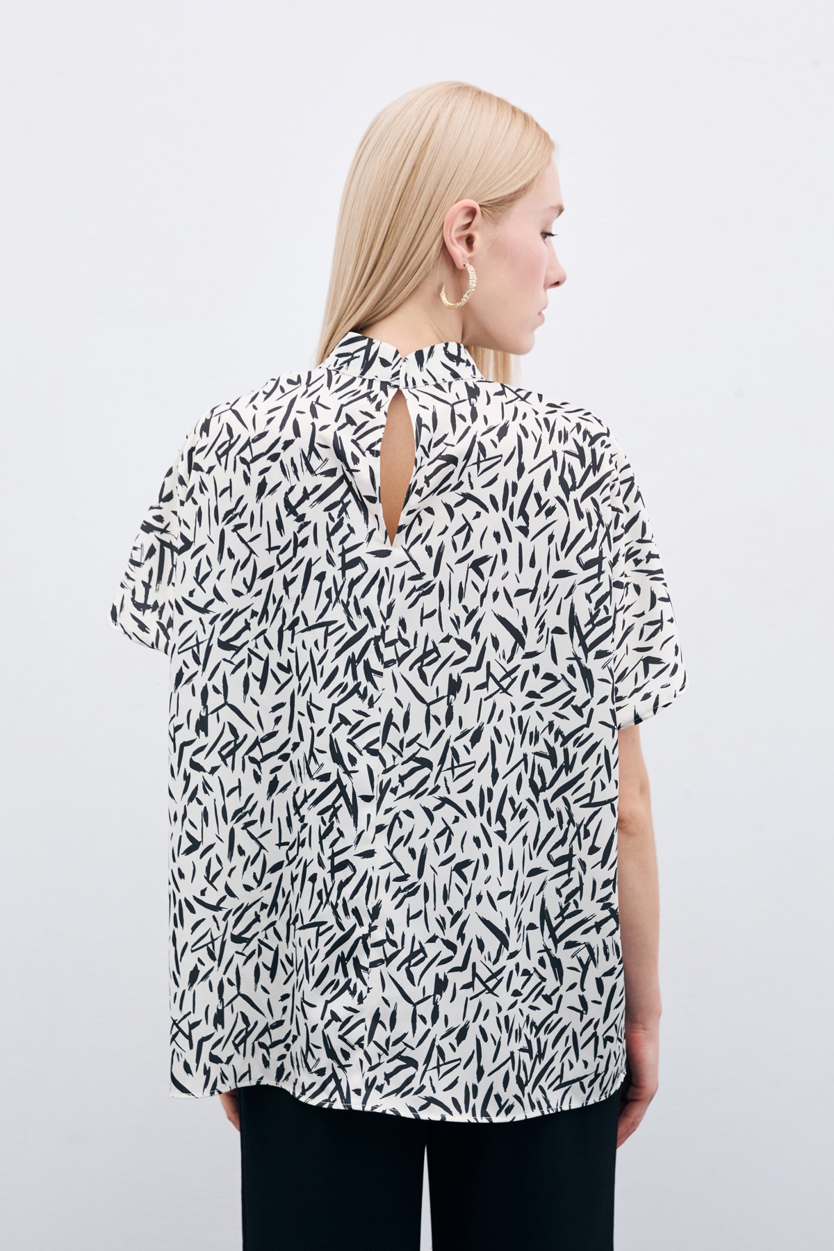 Yarasa Kol Desenli Bluz - Siyah