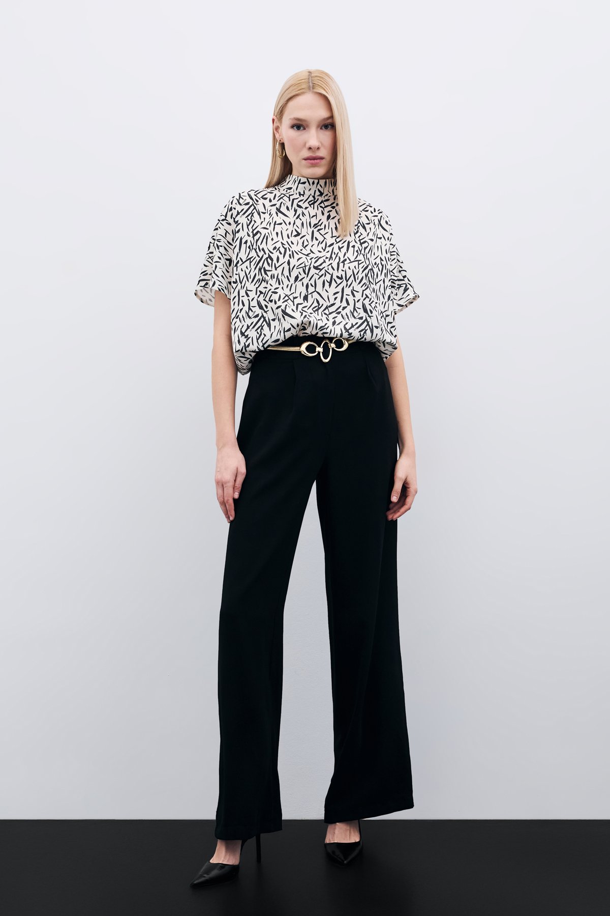 Yarasa Kol Desenli Bluz - Siyah