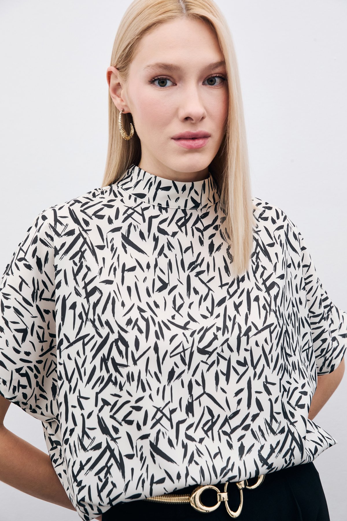 Yarasa Kol Desenli Bluz - Siyah