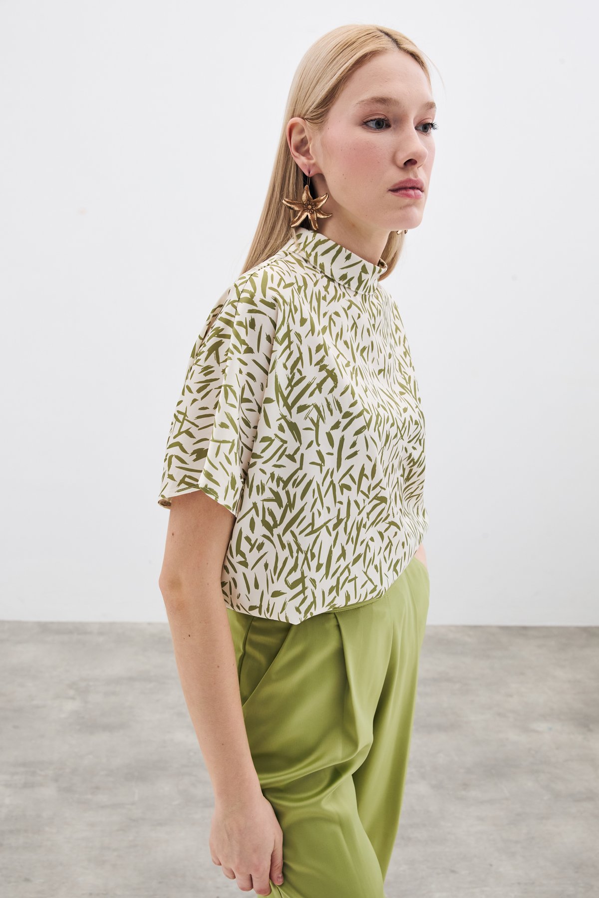 Yarasa Kol Desenli Bluz - Yağ Yeşili