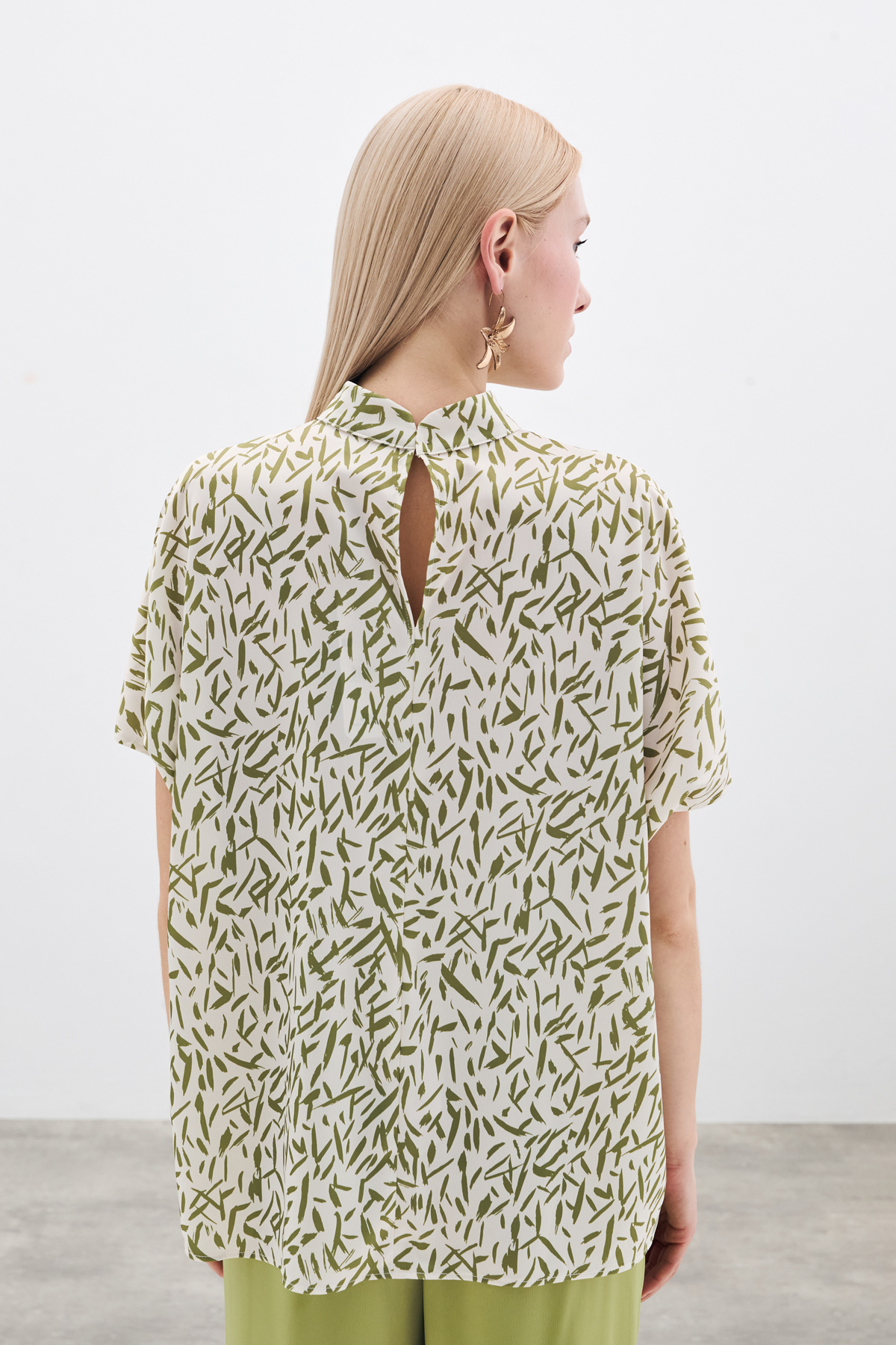 Yarasa Kol Desenli Bluz - Yağ Yeşili