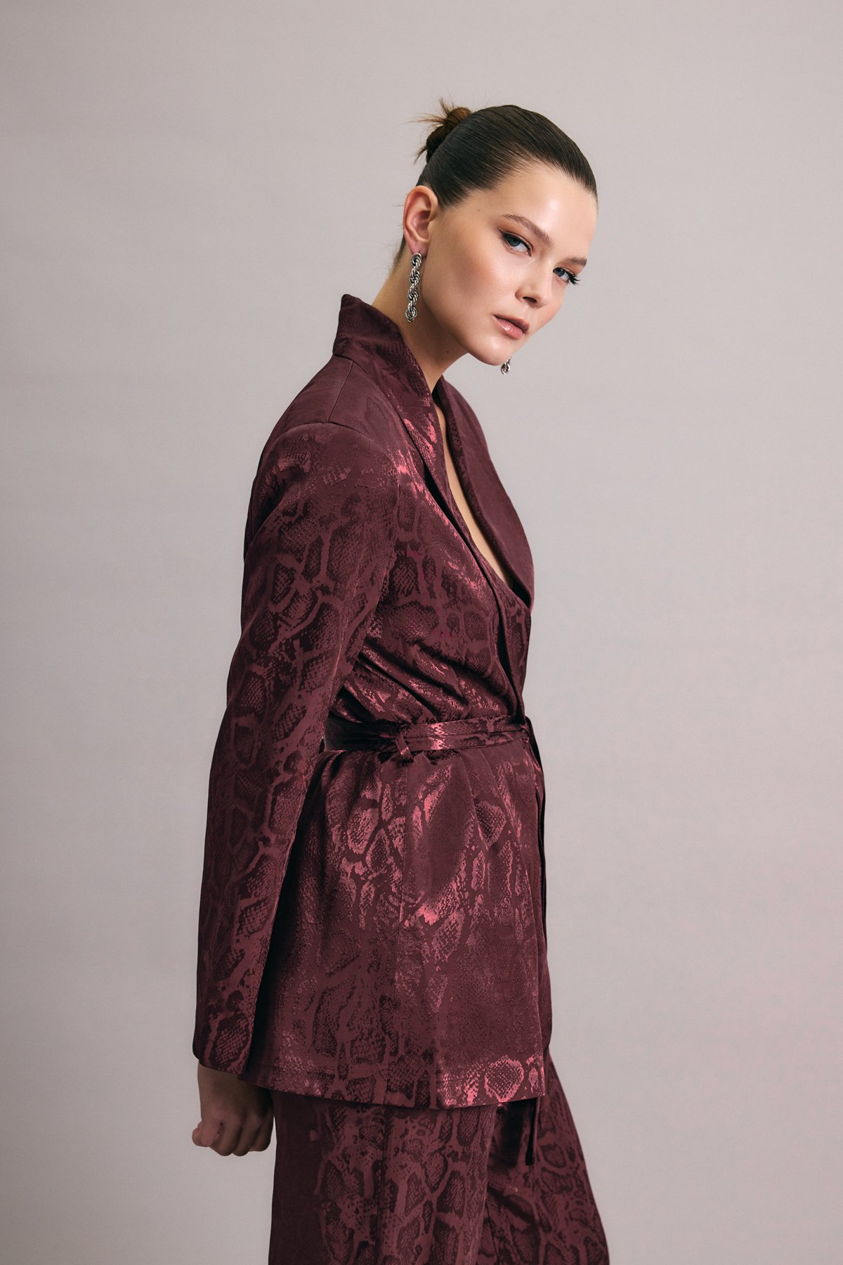 Yılan Desenli Uzun Ceket - Bordo