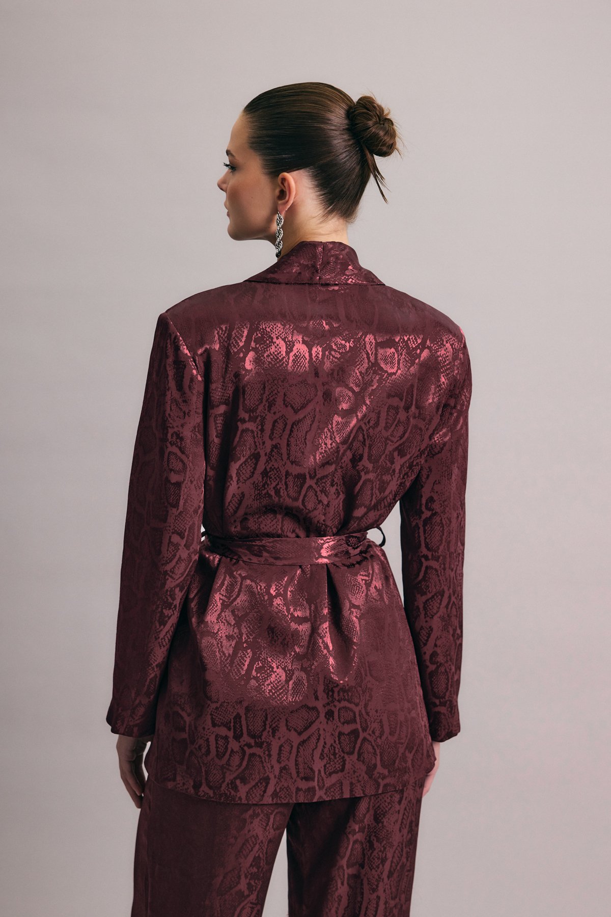 Yılan Desenli Uzun Ceket - Bordo