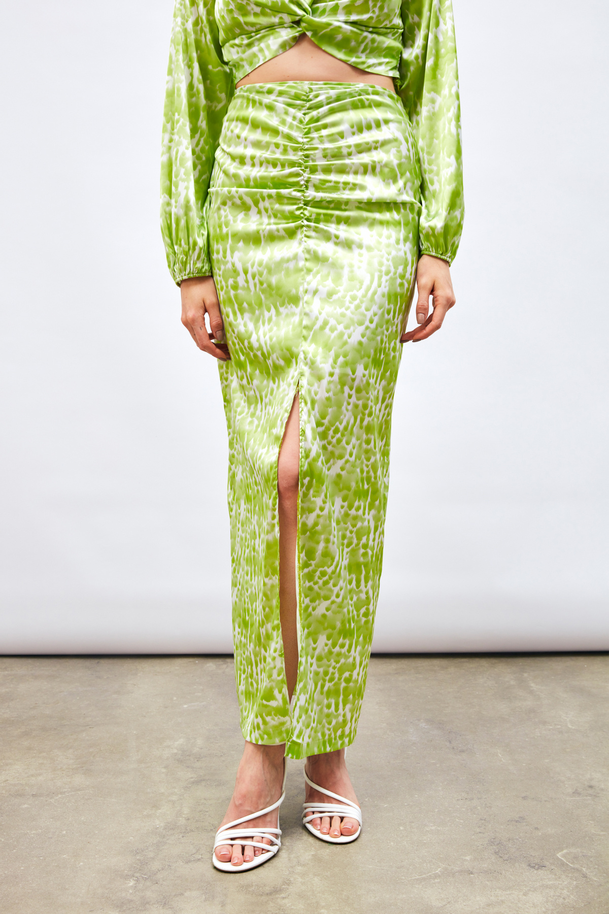 Yırtmaç Detaylı Desenli Midi Etek - YAĞ YEŞİLİ