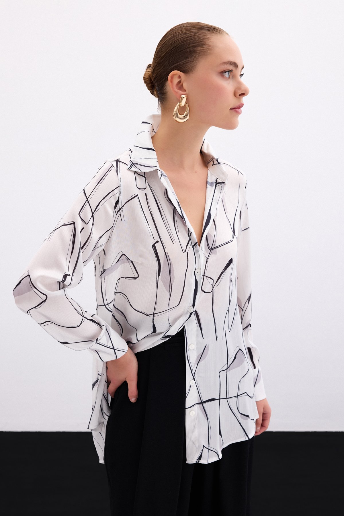 Yırtmaç Detaylı Gömlek - Ekru