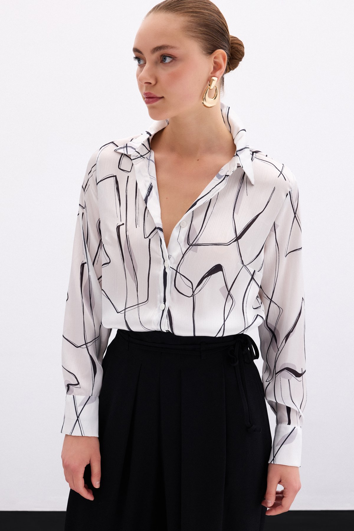 Yırtmaç Detaylı Gömlek - Ekru