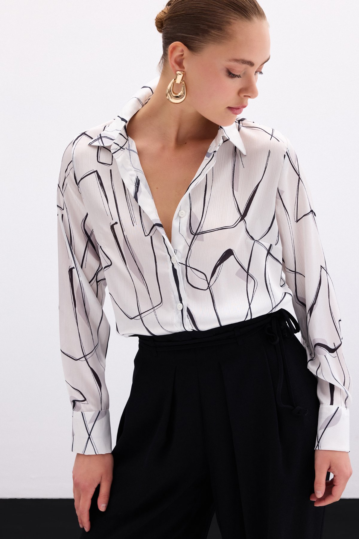 Yırtmaç Detaylı Gömlek - Ekru