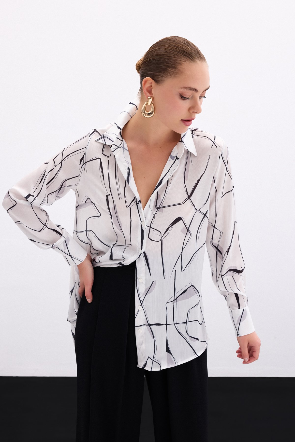 Yırtmaç Detaylı Gömlek - Ekru