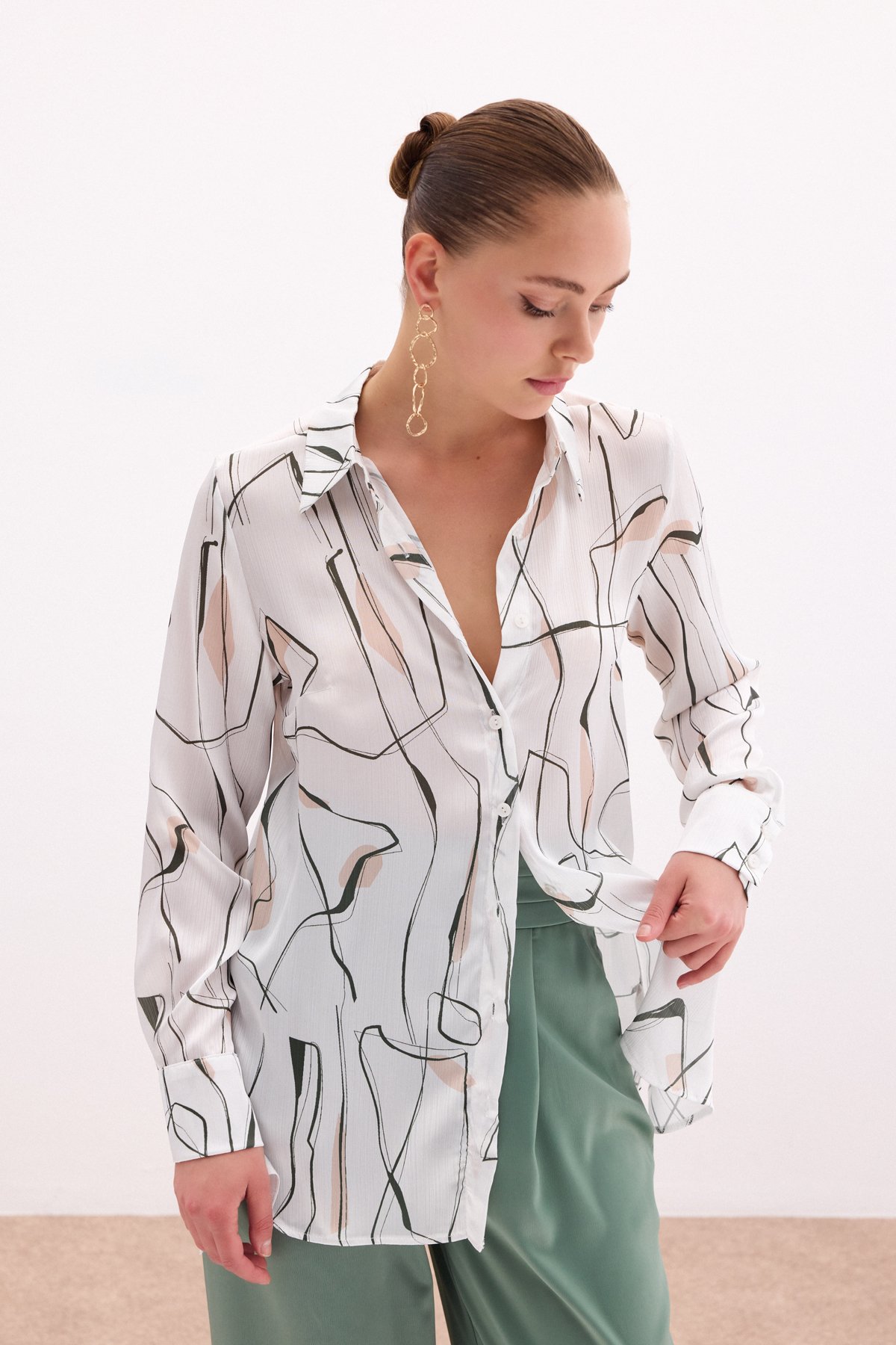 Yırtmaç Detaylı Gömlek - Haki