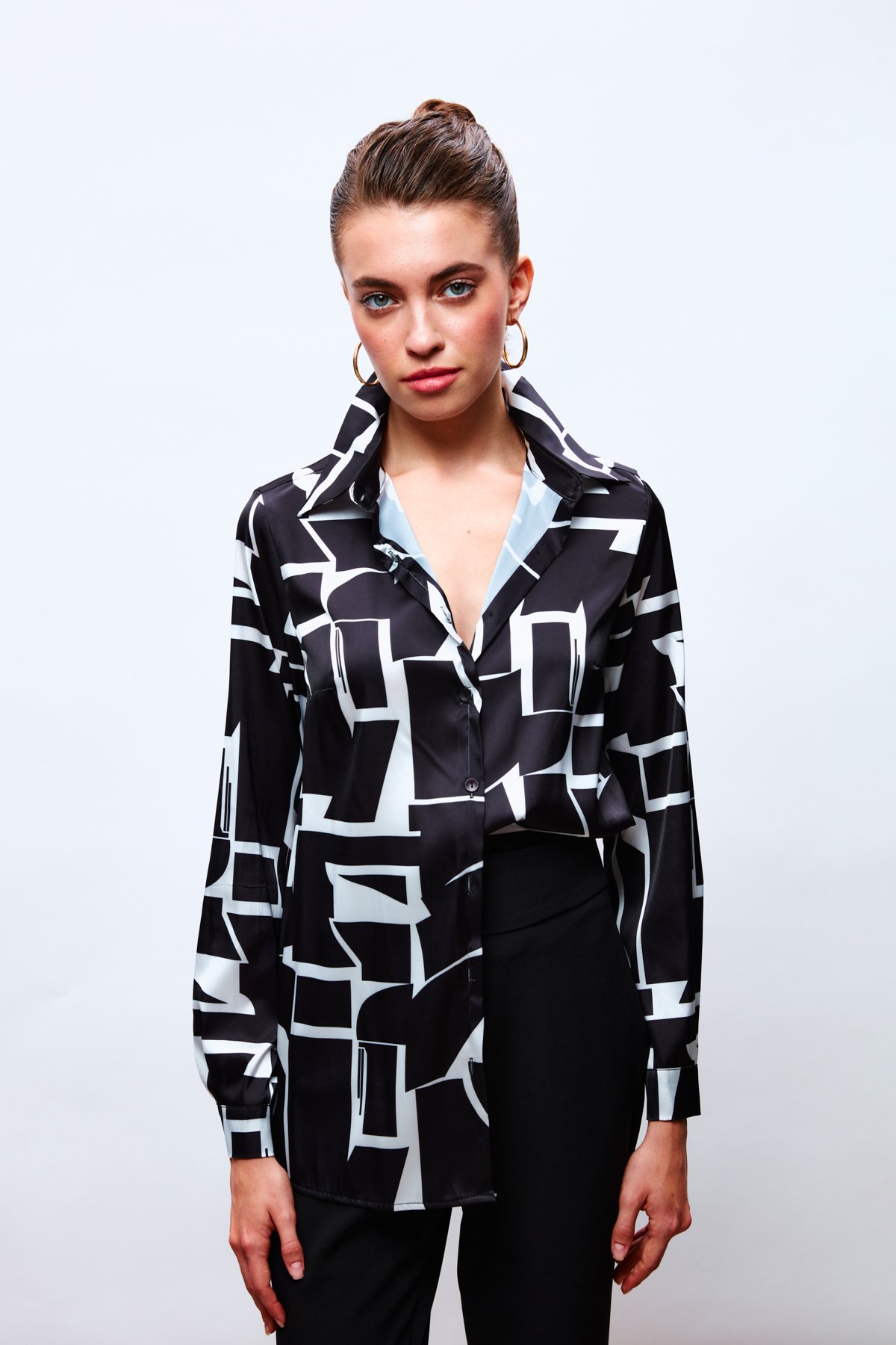 Yırtmaç Detaylı Gömlek - SİYAH