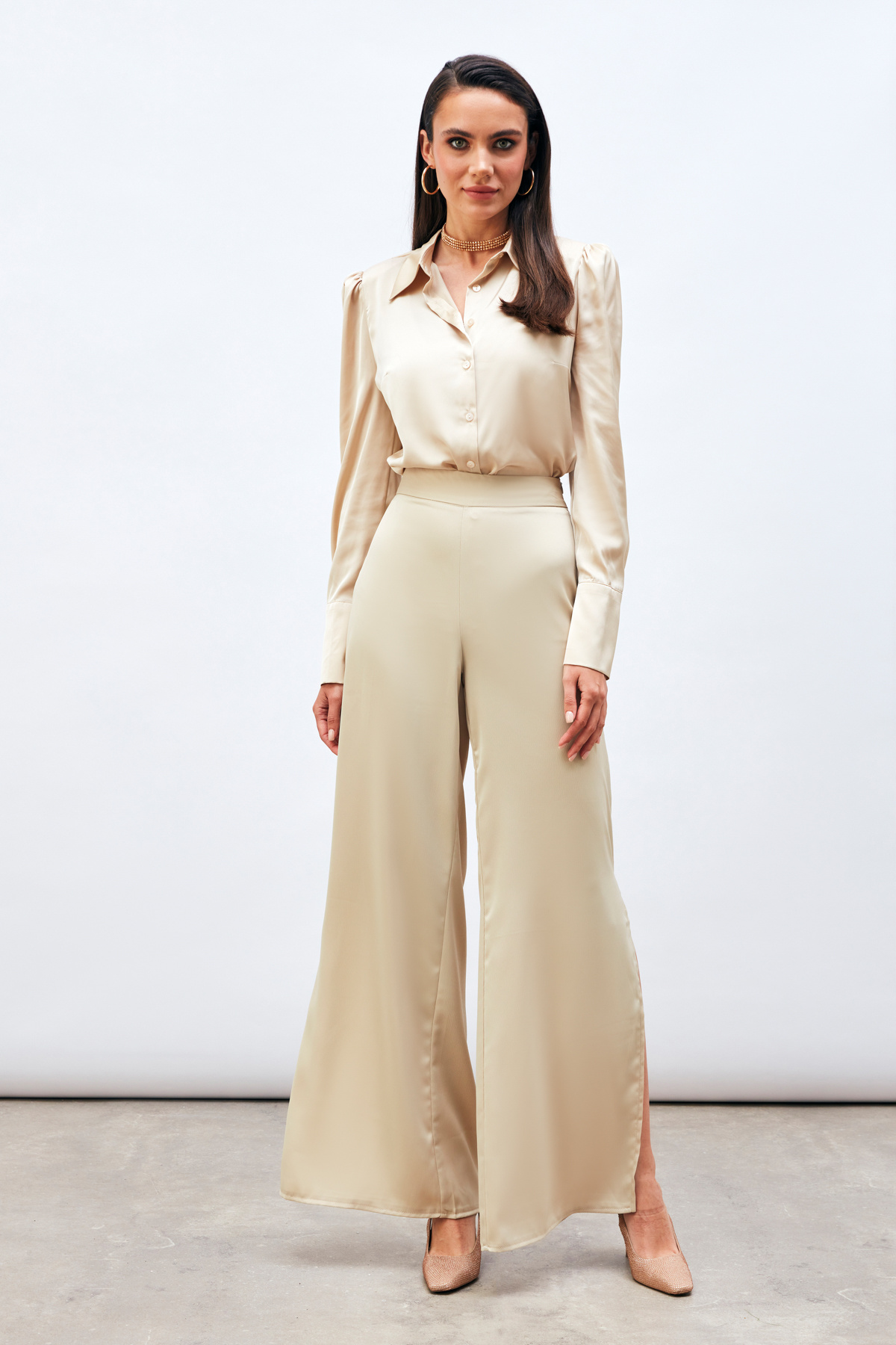 Yırtmaç Detaylı Saten Pantolon - BEJ