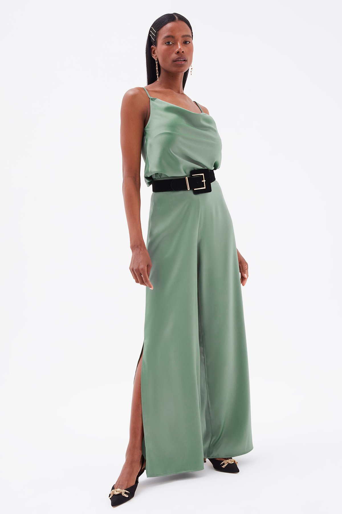 Yırtmaç Detaylı Saten Pantolon - ÇAĞLA YEŞİLİ