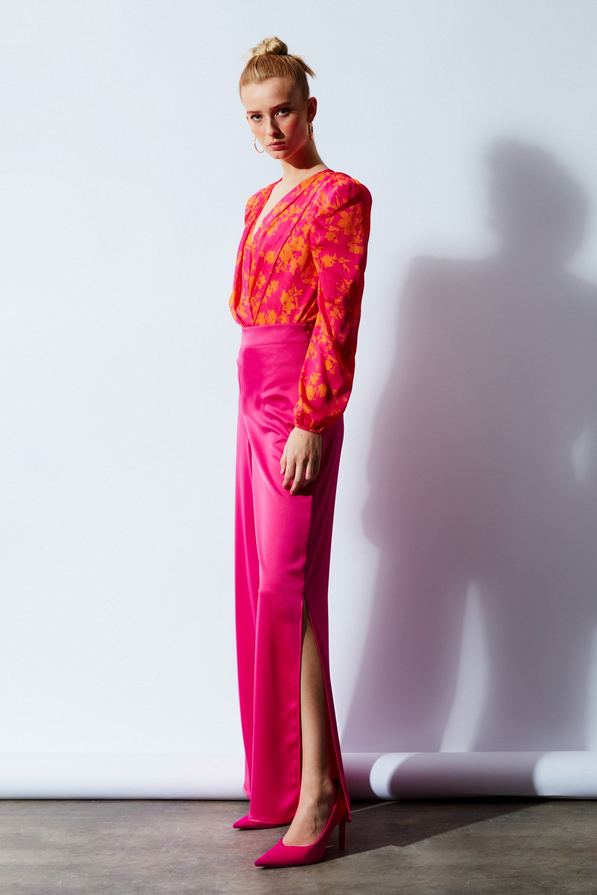 Yırtmaç Detaylı Saten Pantolon - FUŞYA