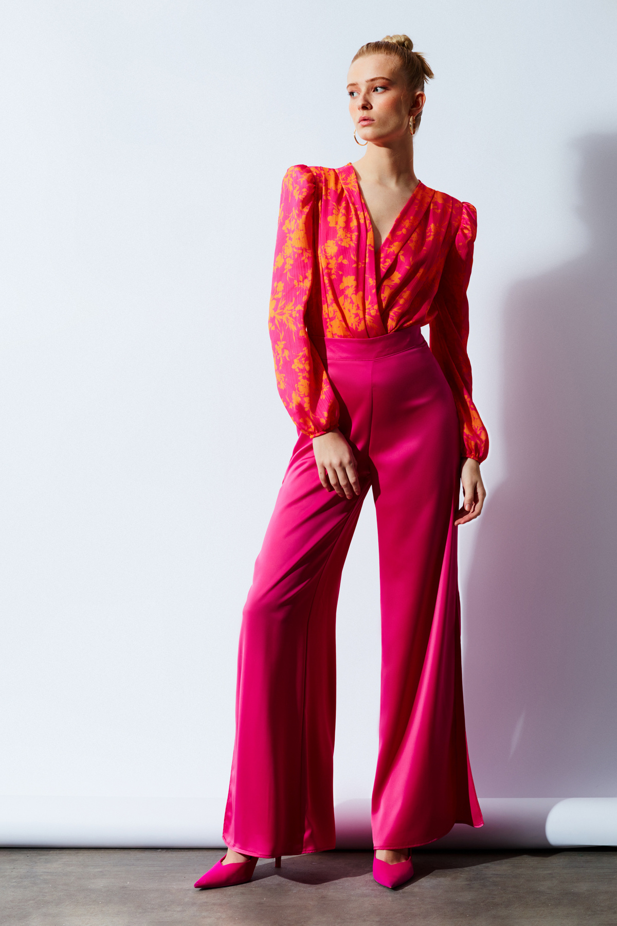 Yırtmaç Detaylı Saten Pantolon - FUŞYA