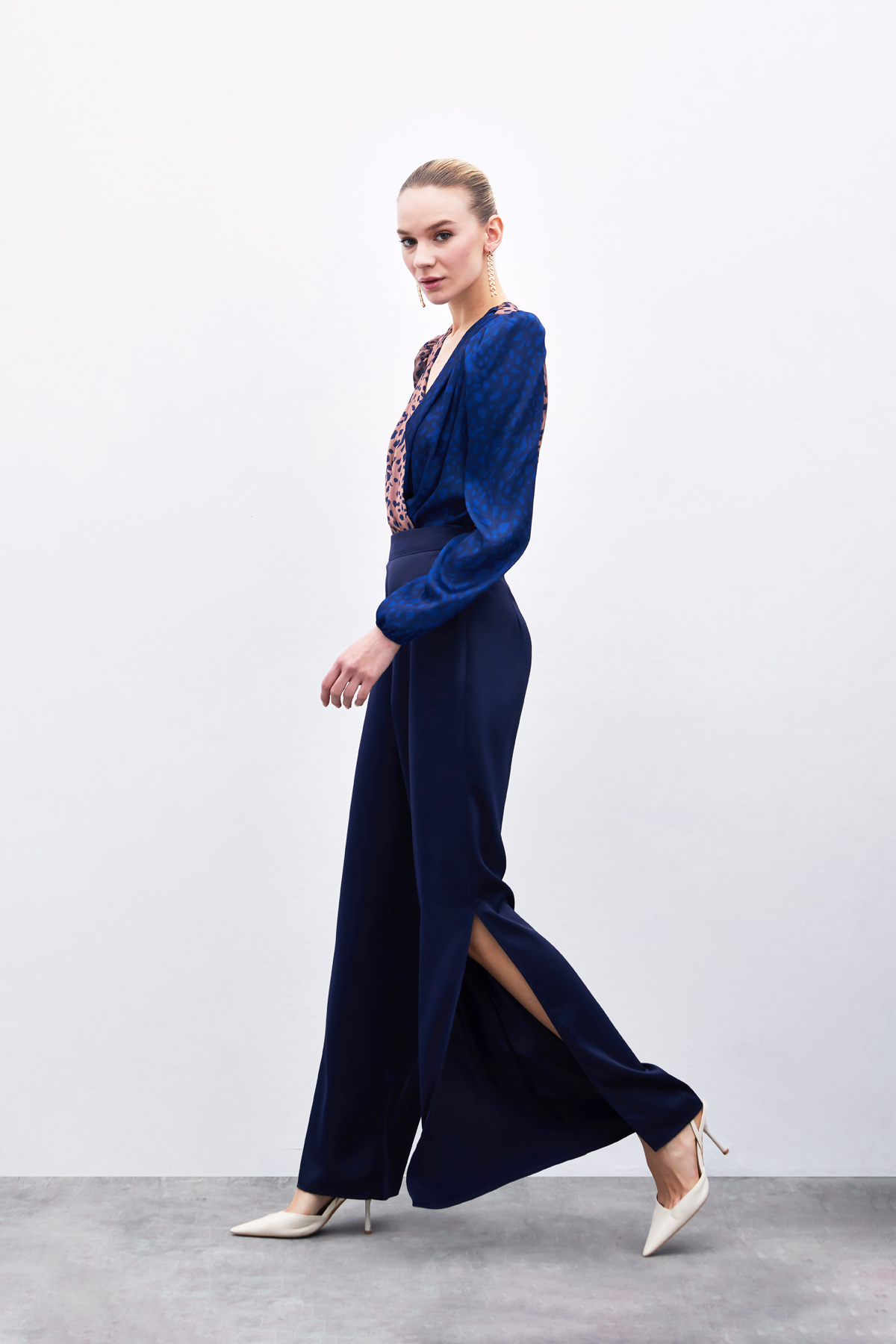 Yırtmaç Detaylı Saten Pantolon - Lacivert