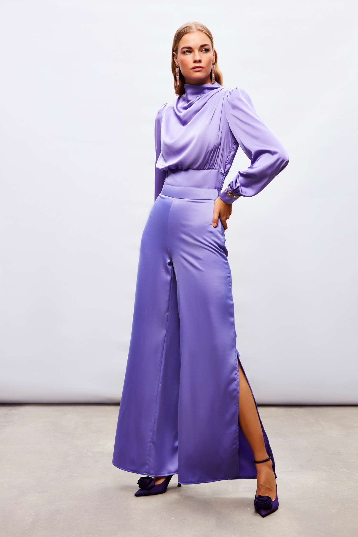 Yırtmaç Detaylı Saten Pantolon - MOR