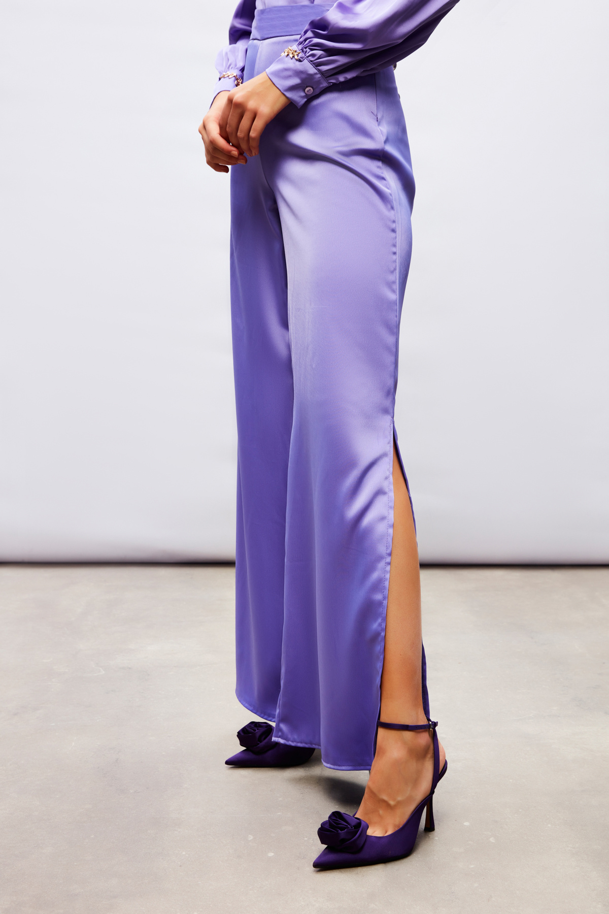 Yırtmaç Detaylı Saten Pantolon - MOR
