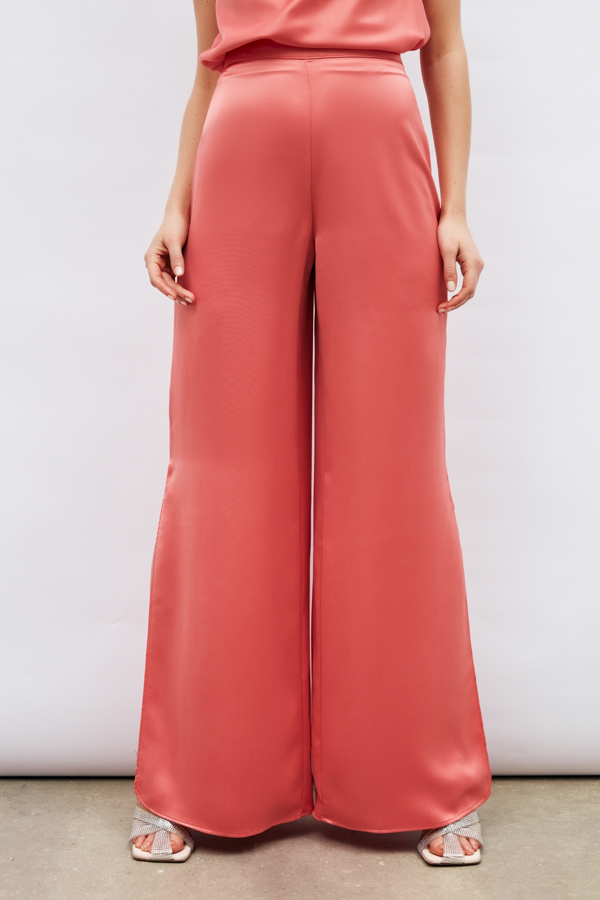 Yırtmaç Detaylı Saten Pantolon - PUDRA