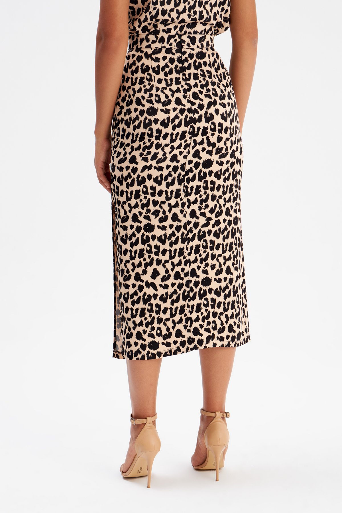 Yırtmaçlı leopar desenli saten etek - BEJ