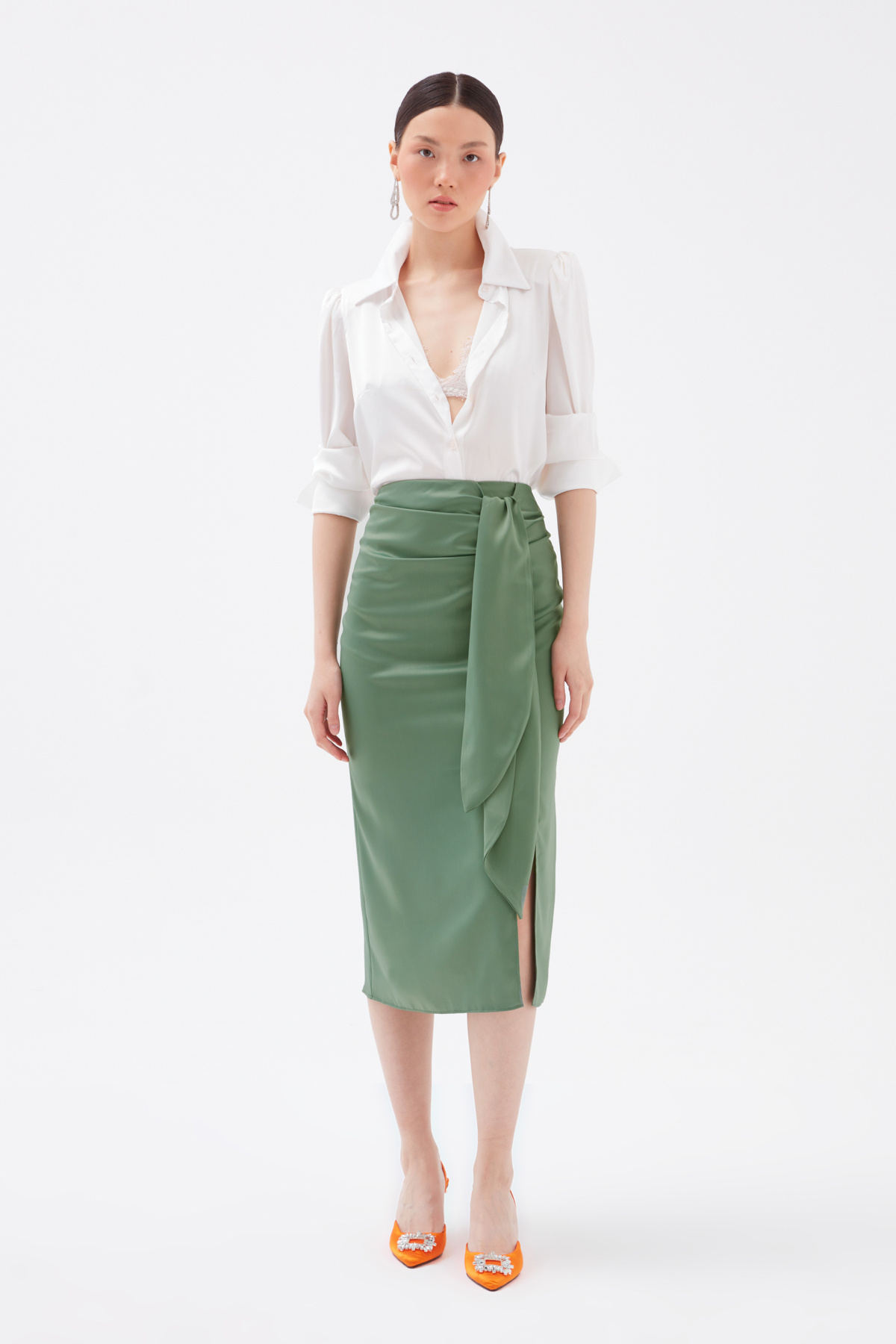 Yırtmaçlı saten etek - ÇAĞLA YEŞİLİ