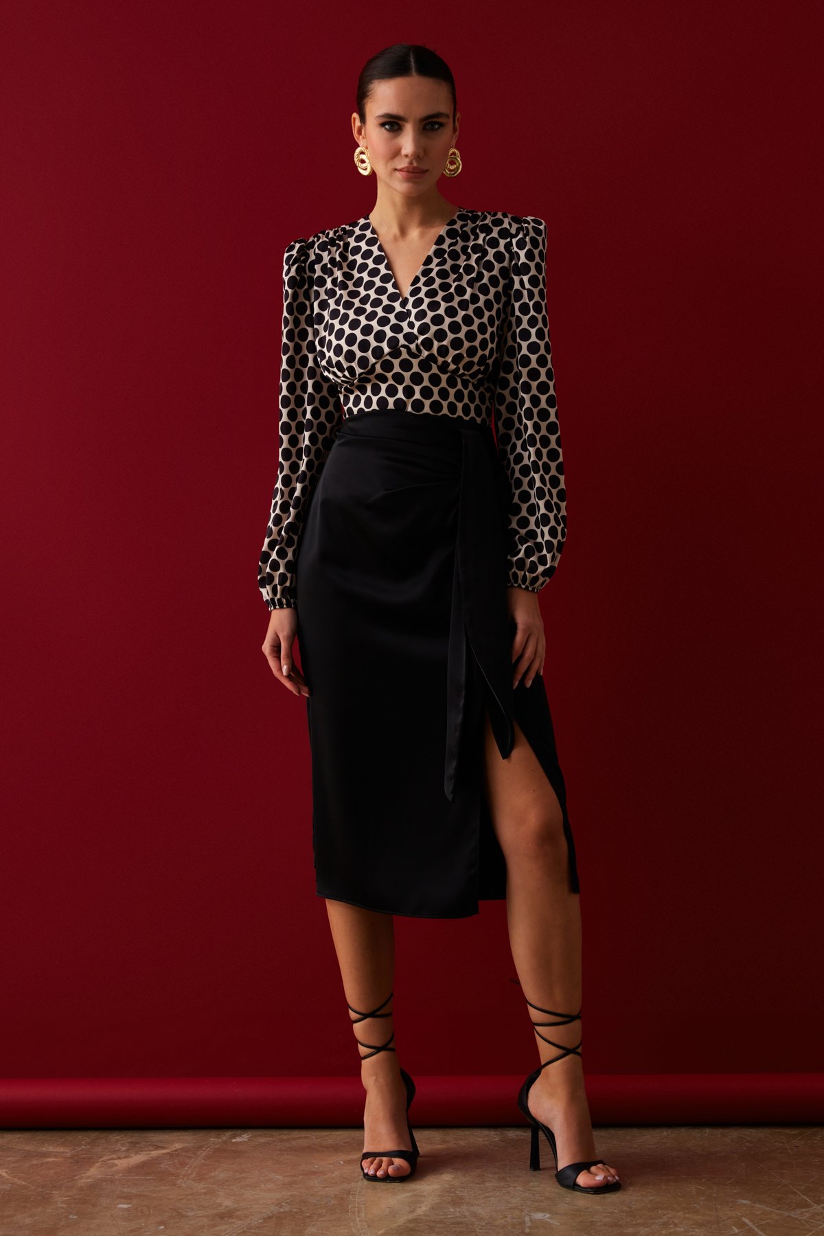 Yırtmaçlı saten etek - SİYAH