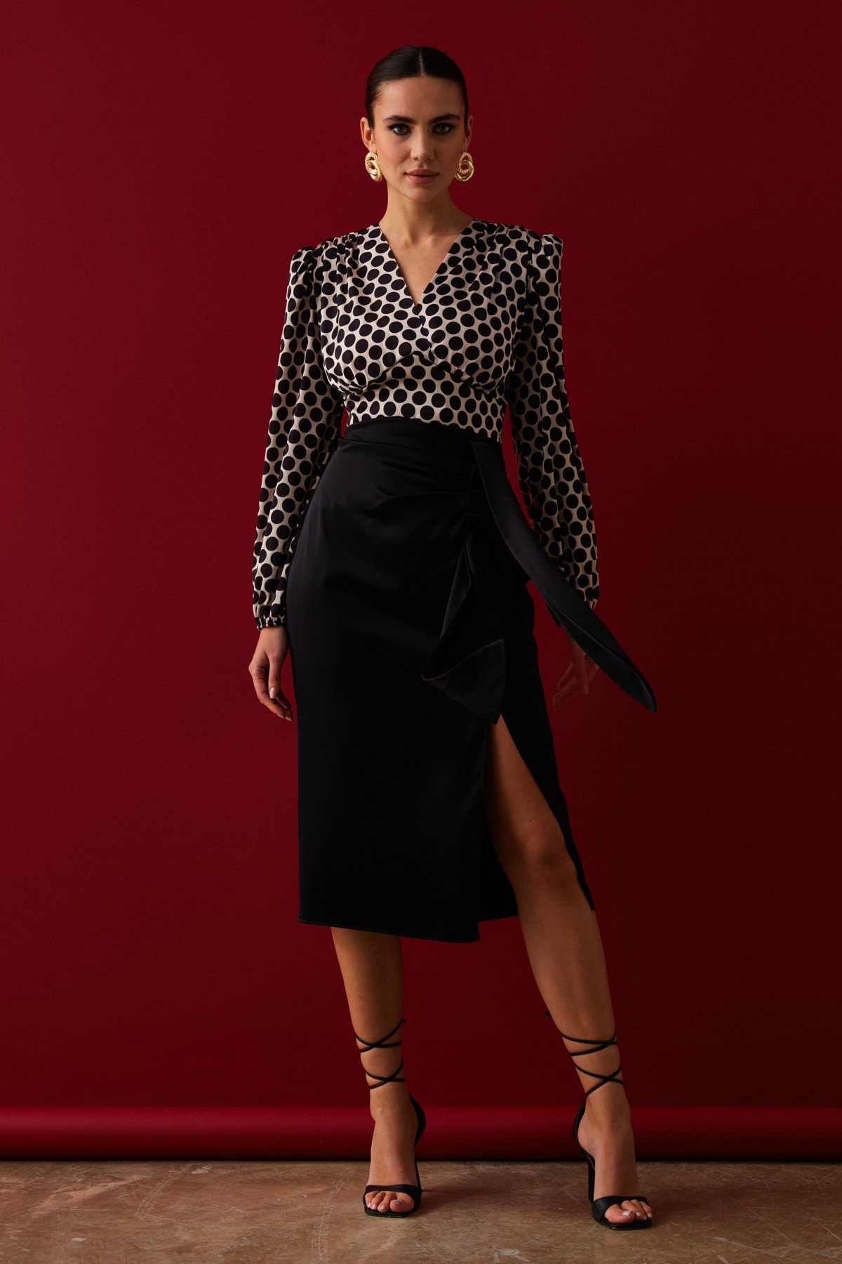 Yırtmaçlı saten etek - SİYAH