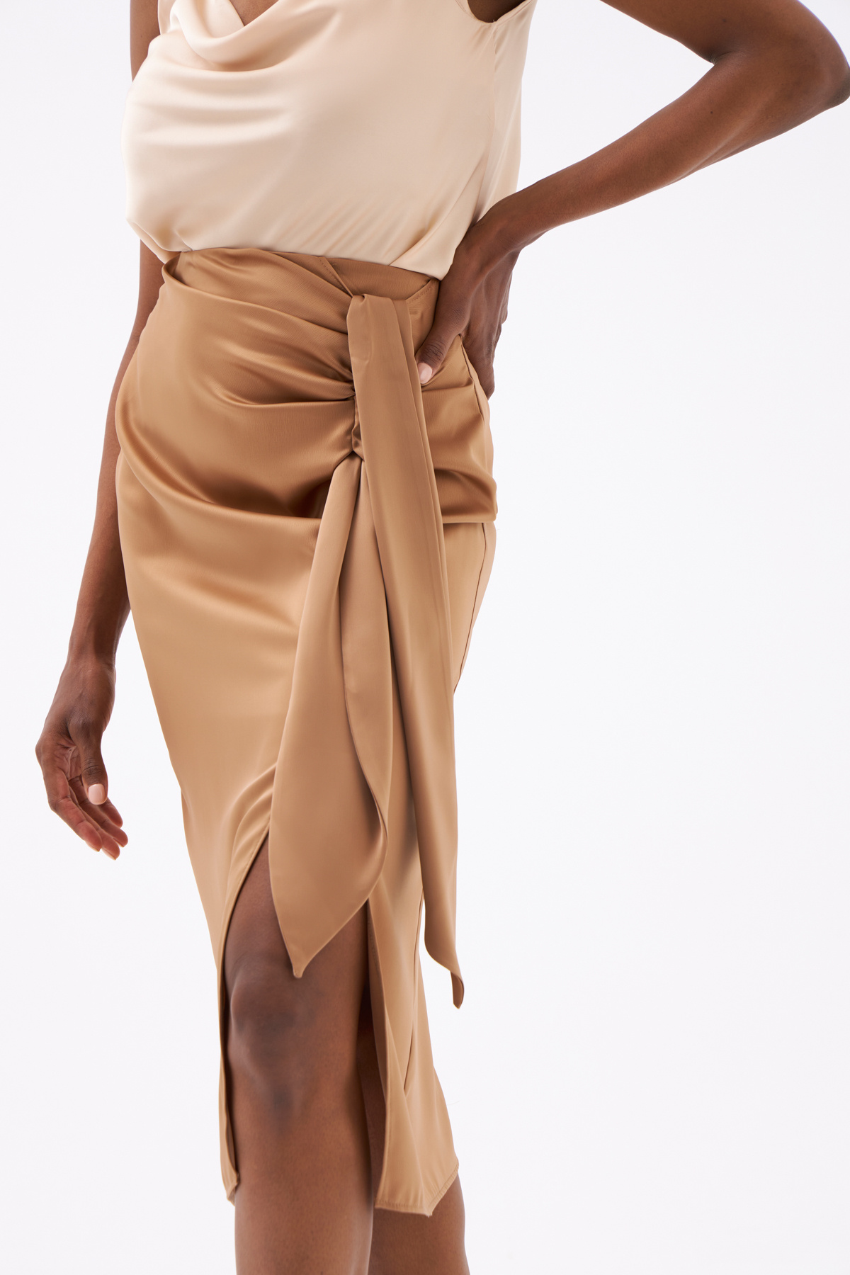 Yırtmaçlı saten etek - VİZON