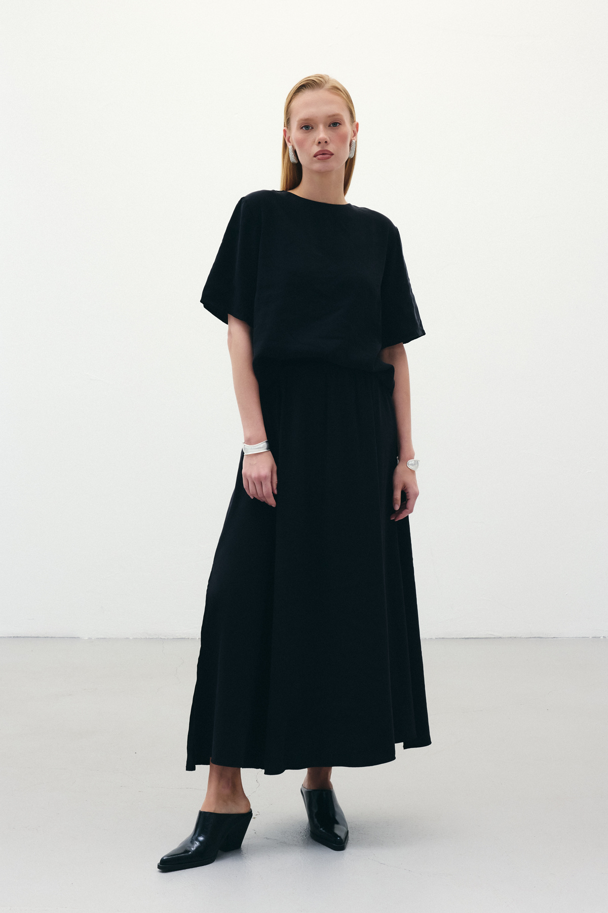 Yırtmaçlı Uzun Etek - Siyah