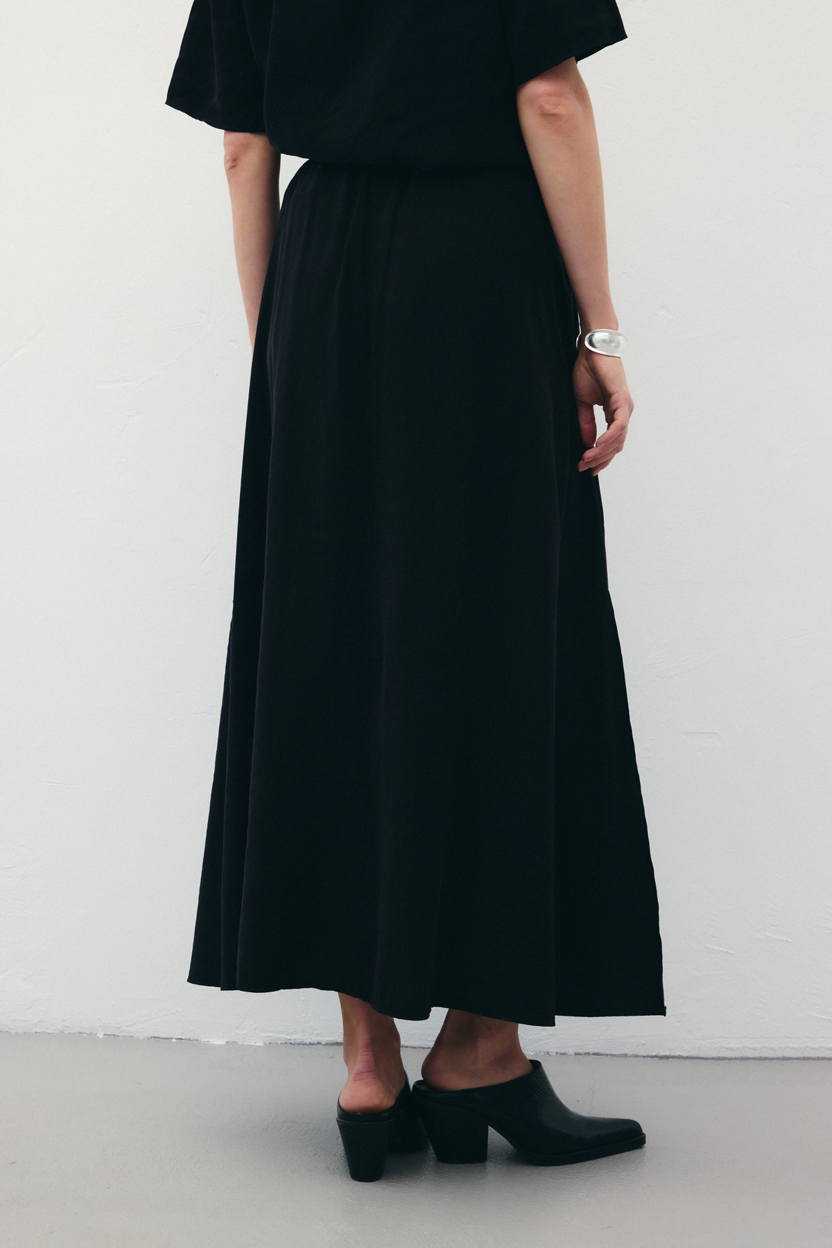Yırtmaçlı Uzun Etek - Siyah