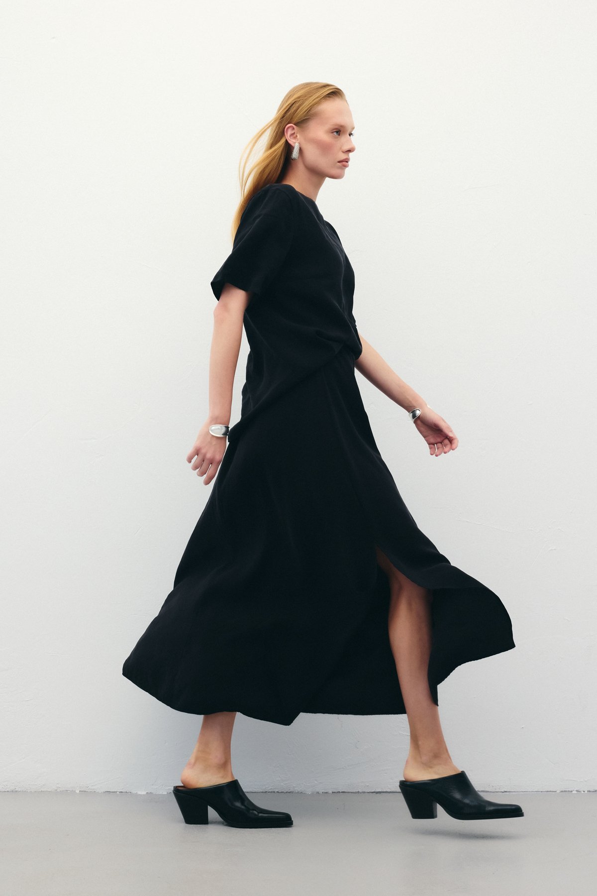 Yırtmaçlı Uzun Etek - Siyah